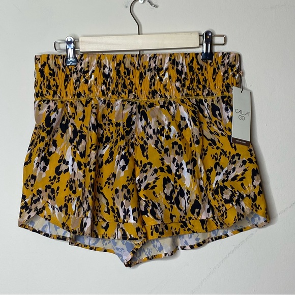 Calia Step Up Shorts Woven Petal Hem Animal Print Glowing Umber High Rise NWT - Picture 2 of 6